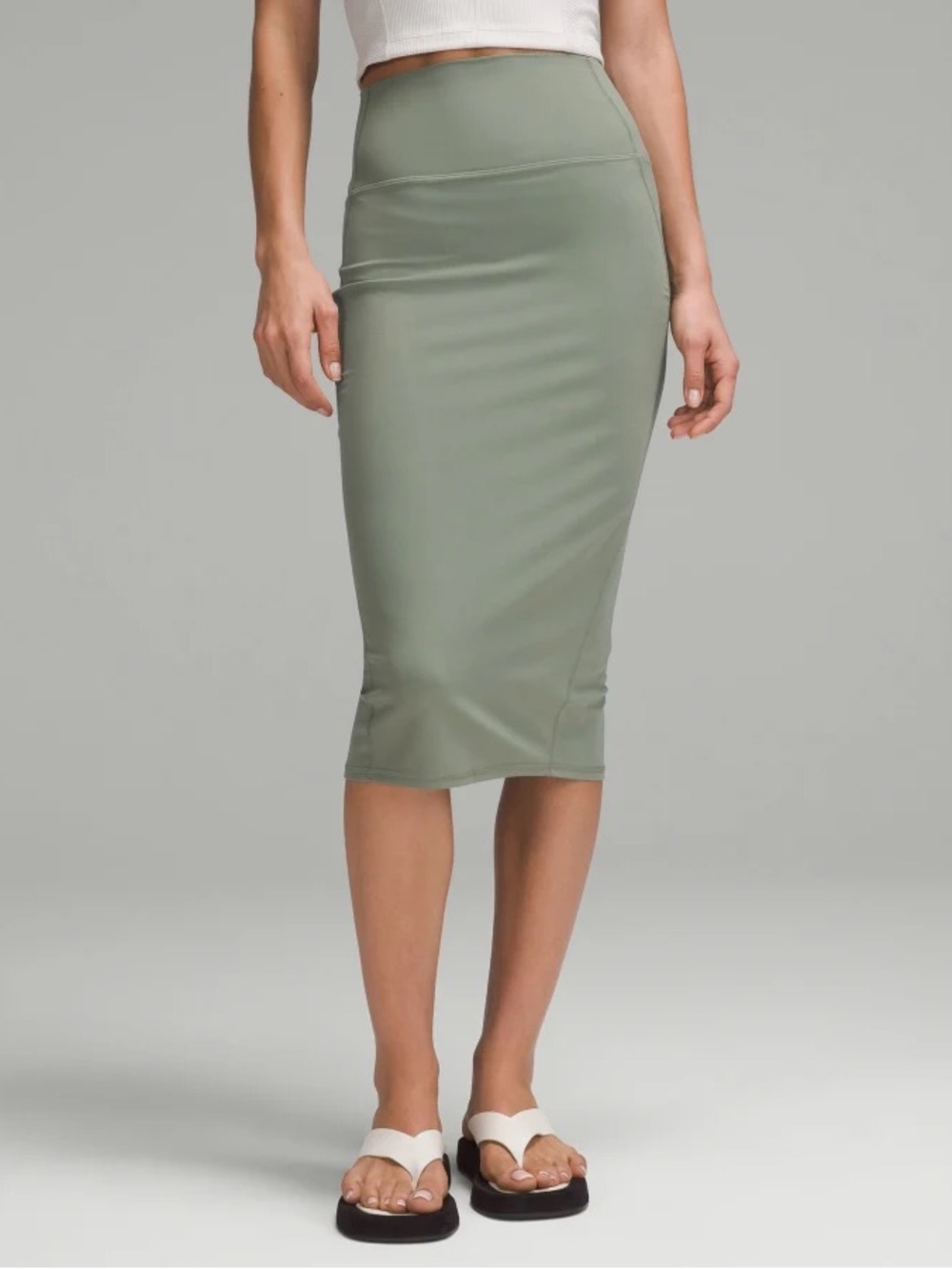 Lululemon Nulu Slim Fit HR Skirt Gray Eucalyptus Size 8